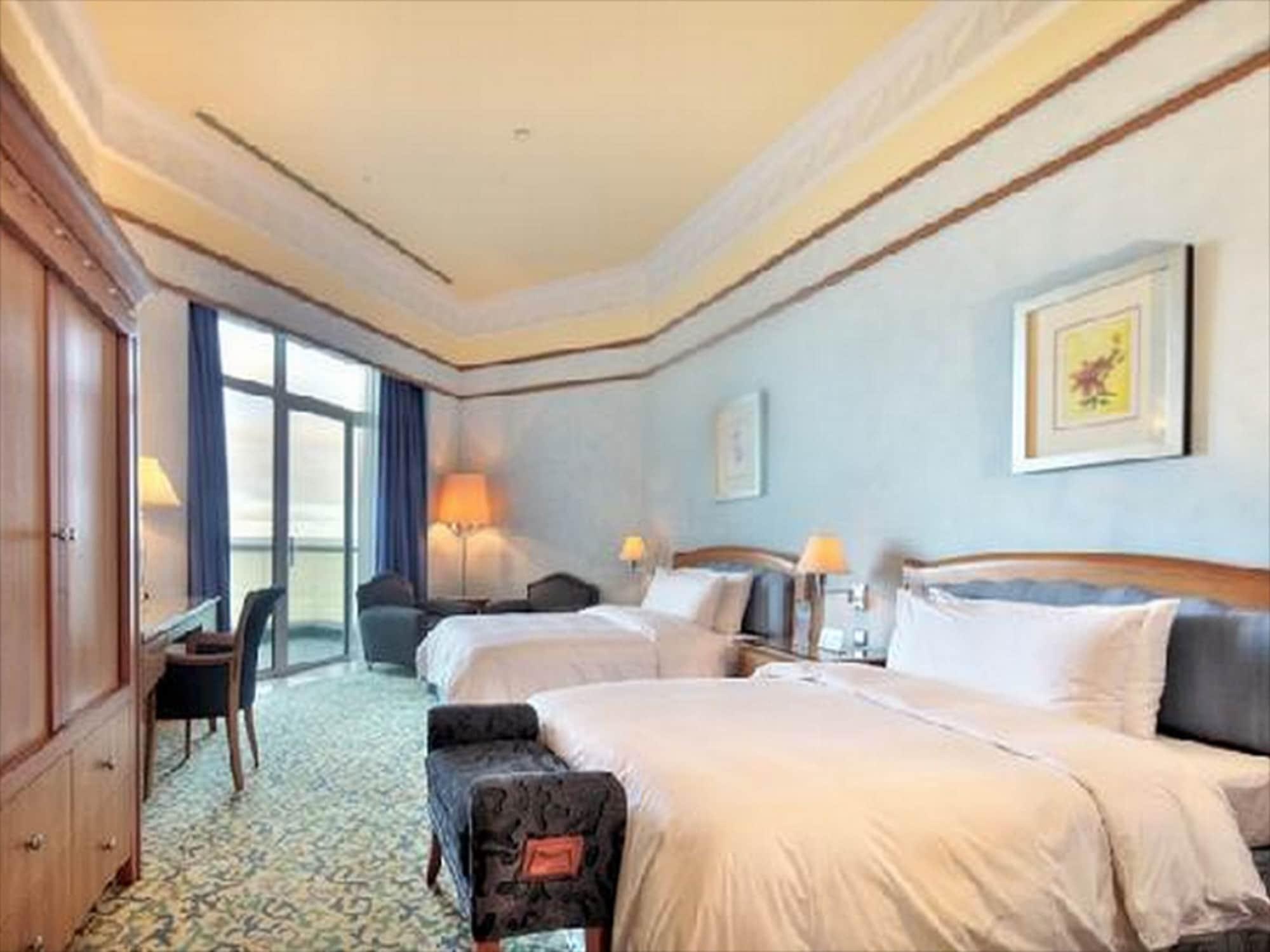 Empire Hotel And Country Club Brunei バンダル スリ ブガワン エクステリア 写真