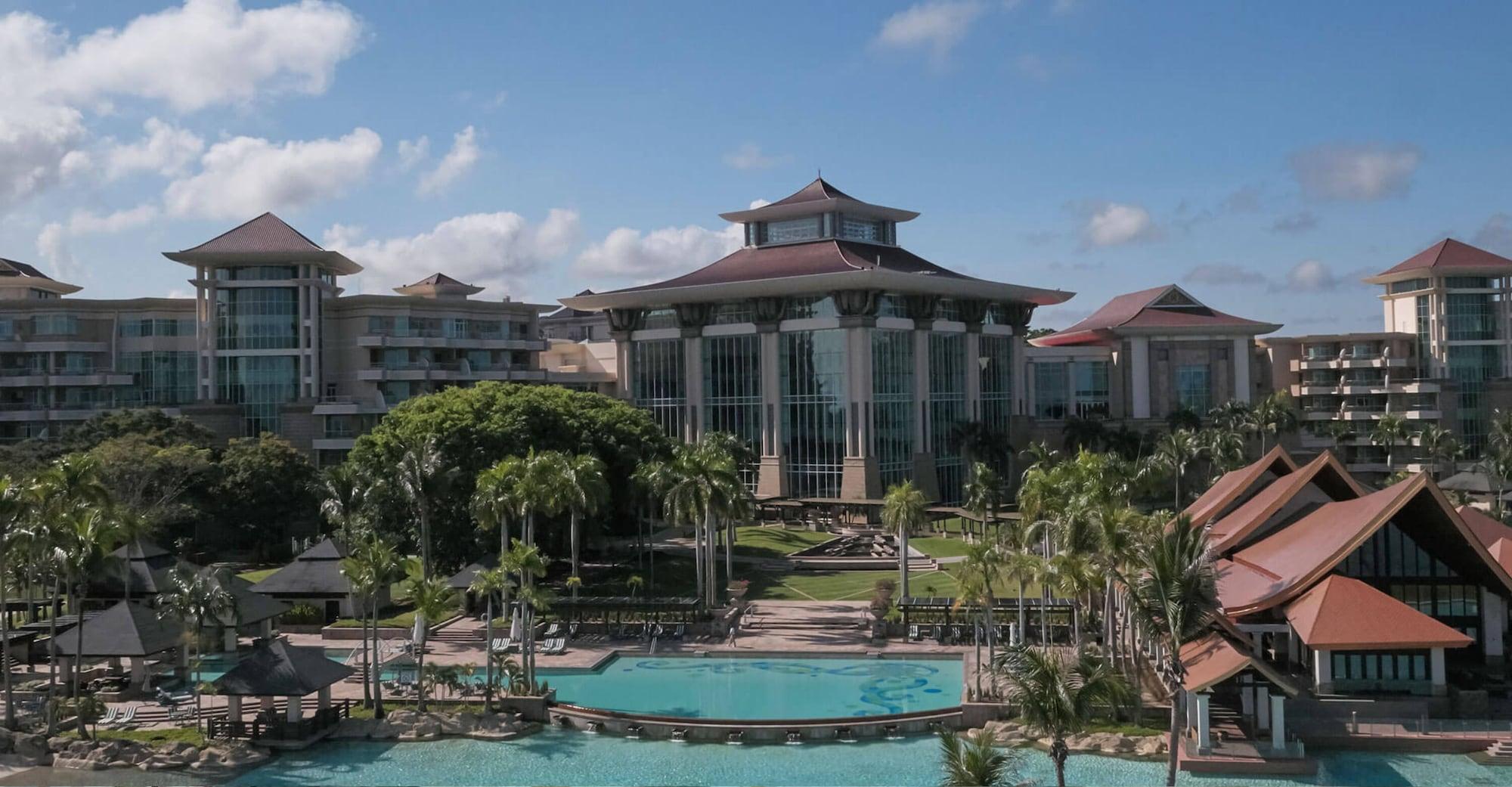 Empire Hotel And Country Club Brunei バンダル スリ ブガワン エクステリア 写真