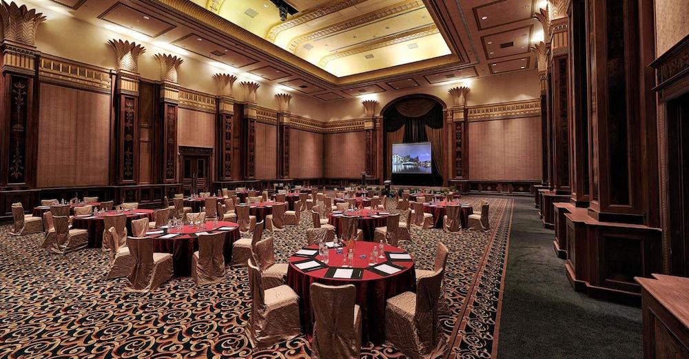 Empire Hotel And Country Club Brunei バンダル スリ ブガワン エクステリア 写真
