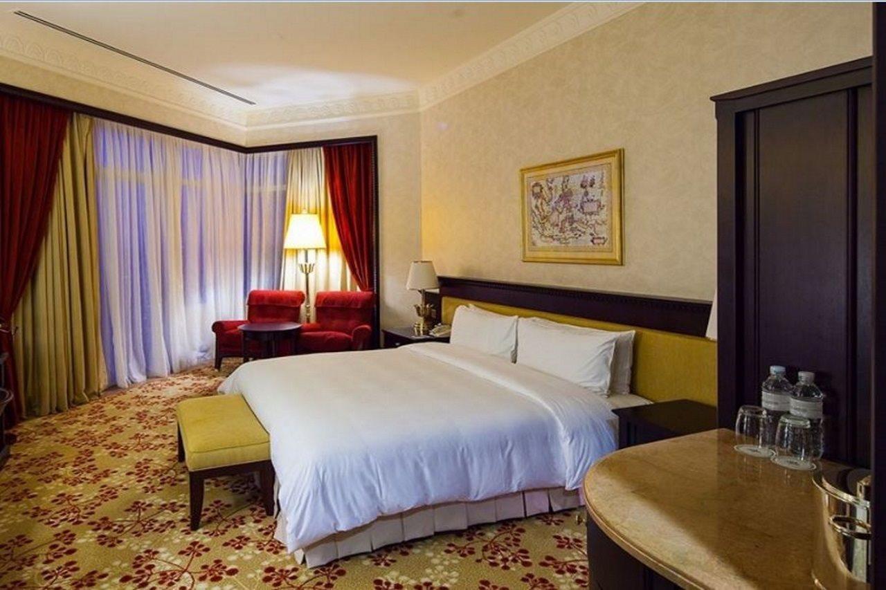 Empire Hotel And Country Club Brunei バンダル スリ ブガワン エクステリア 写真